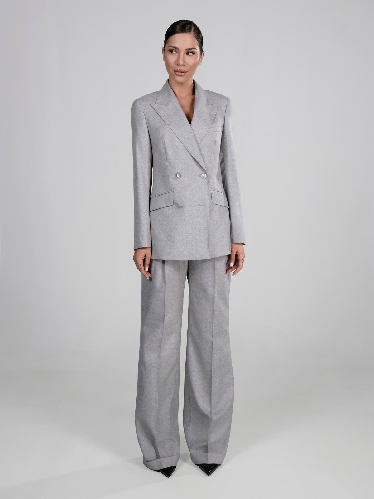 Silver Grace Suit Privée