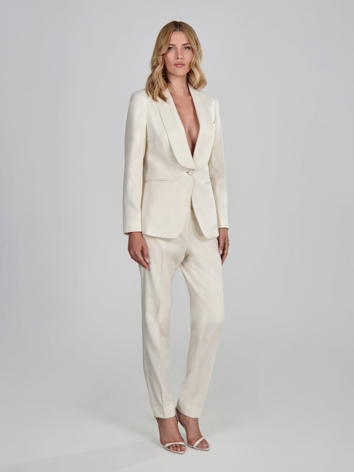 The Ivory Grandeur Suit Privée