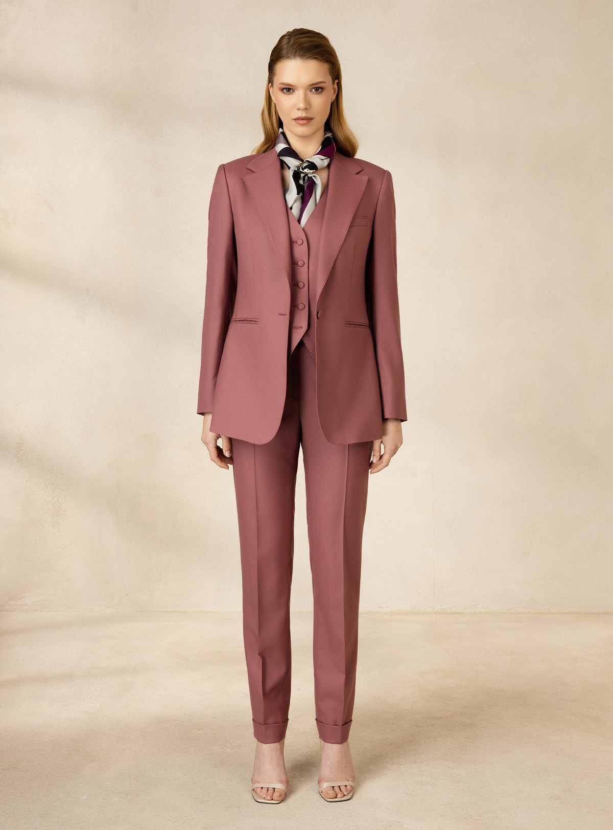 ROQUEBRUNE SUIT