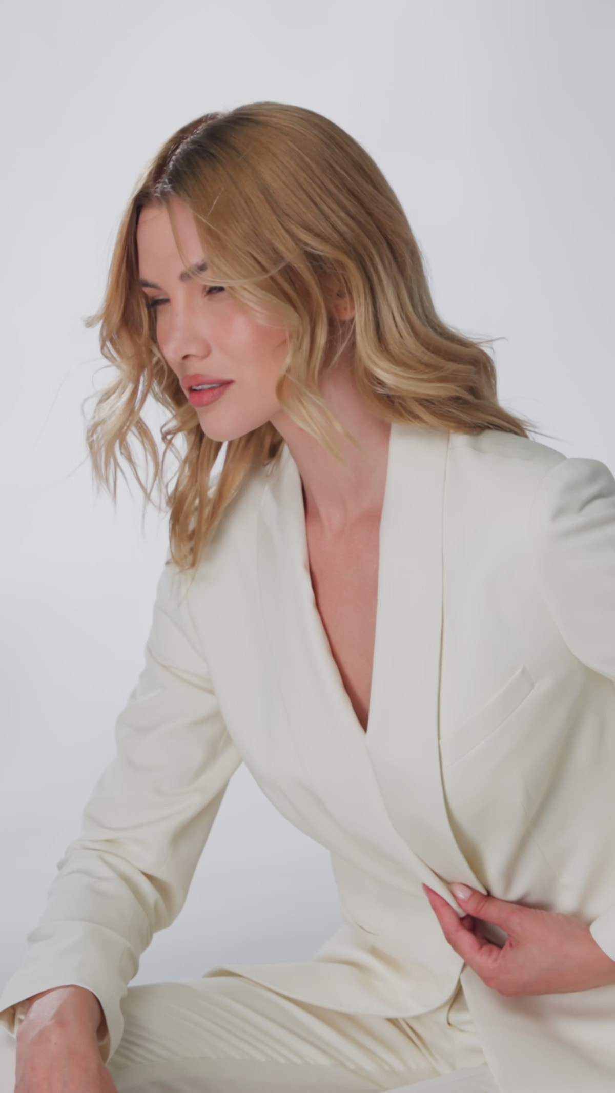 The Ivory Grandeur Suit — Consiglieri DONNA