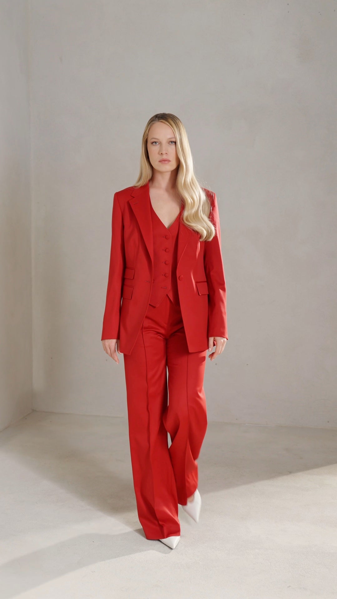 THE SCARLETT SUIT — Consiglieri DONNA